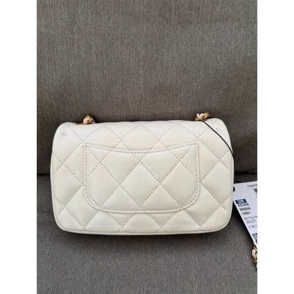 Chanel 22B White Mini Flap Rectangle Open Heart Gold Logo Shoulder Crossbody Bag - Picture 14 of 16